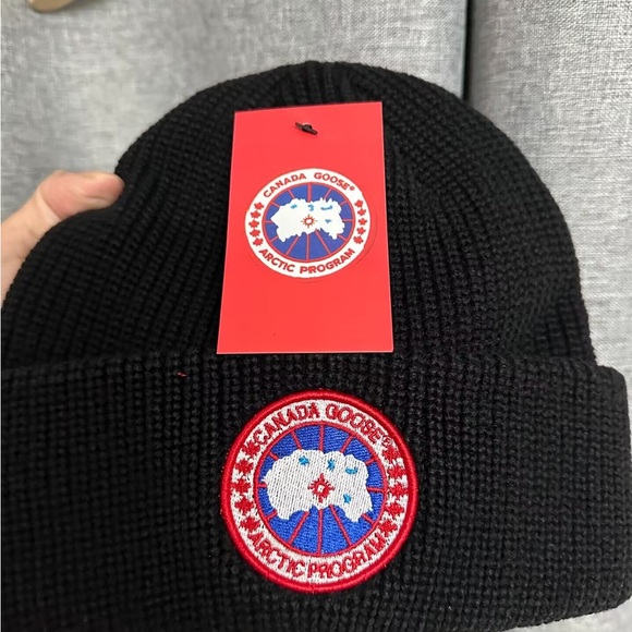 Canada Goose Vintage Knit Hat - Picture 1 of 7